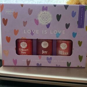 Woolzies Love is Love Essential Oil Set - Red and Purple